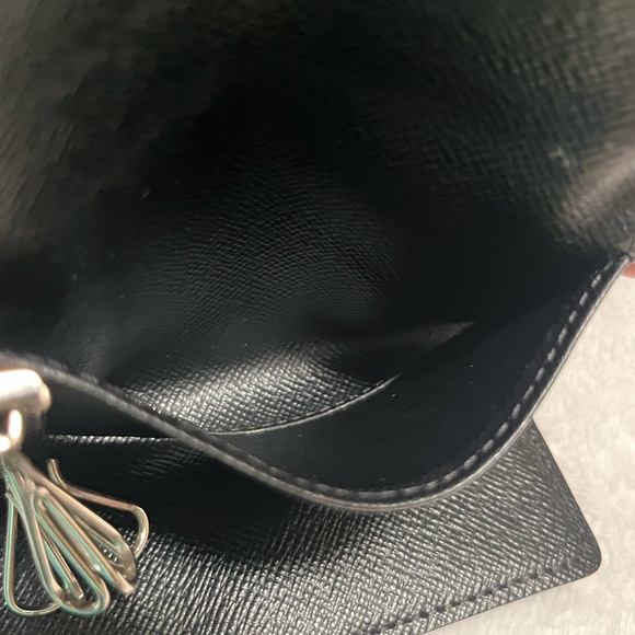 Louis Vuitton 6 Key Holder - Picture 8 of 12